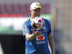 Brasil encara Paraguai na busca pela primeira vitória na Copa América