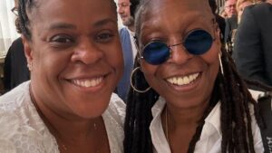 Cacau Protásio celebra encontro com Whoopi Goldberg no Vaticano