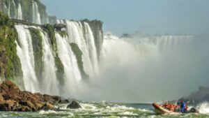 Cataratas do Iguaçu lidera ranking de principal atração do Brasil