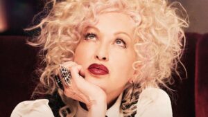 Cyndi Lauper fala sobre rivalidade com Madonna nos anos 1980