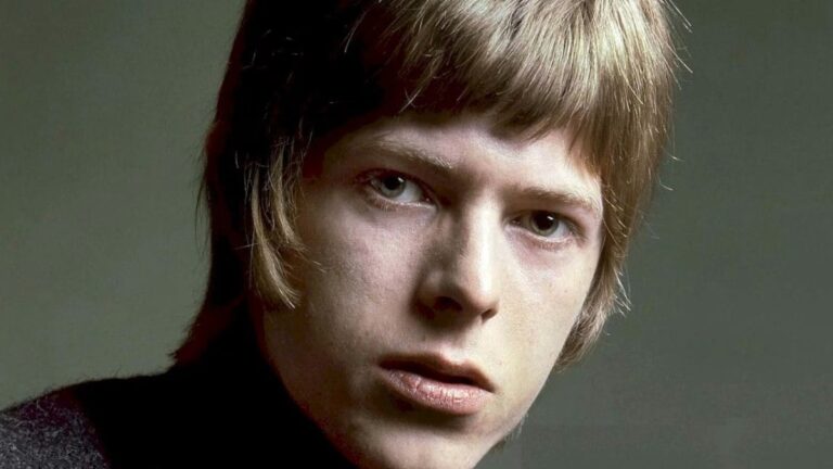 David Bowie: álbum de estreia ganha edição em vinil duplo verde