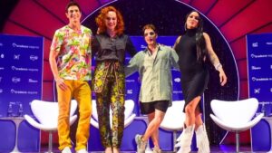 Elenco de Priscilla, A Rainha do Deserto brilha em passagem de cena exclusiva no Teatro Bradesco