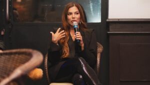 Evelyn Regly viaja o Brasil com palestra sobre marketing de influência