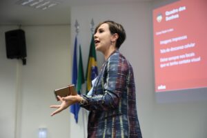 Evento de acolhimento celebra servidores aposentados com palestra e certificados no IMPCG