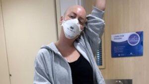 Fabiana Justus recebe alta após ser internada