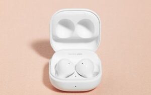 Galaxy Buds 3 aparece com novo formato em foto vazada