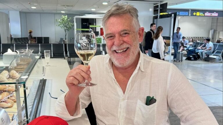 José de Abreu manda indireta e rebate crítica: 'Hálito maneiro'