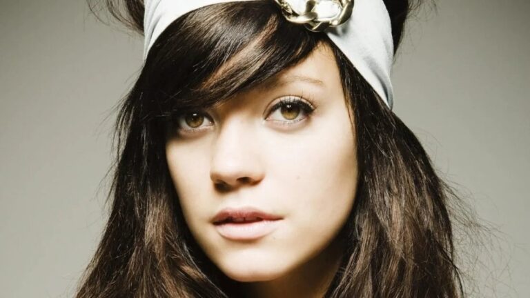 Lily Allen revela a forma perigosa que achou “mais fácil” para fazer música