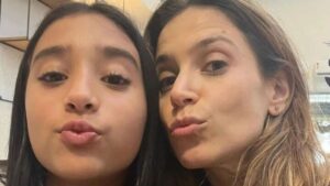 Mel Lisboa abre álbum de fotos raras e comemora aniversário de filha