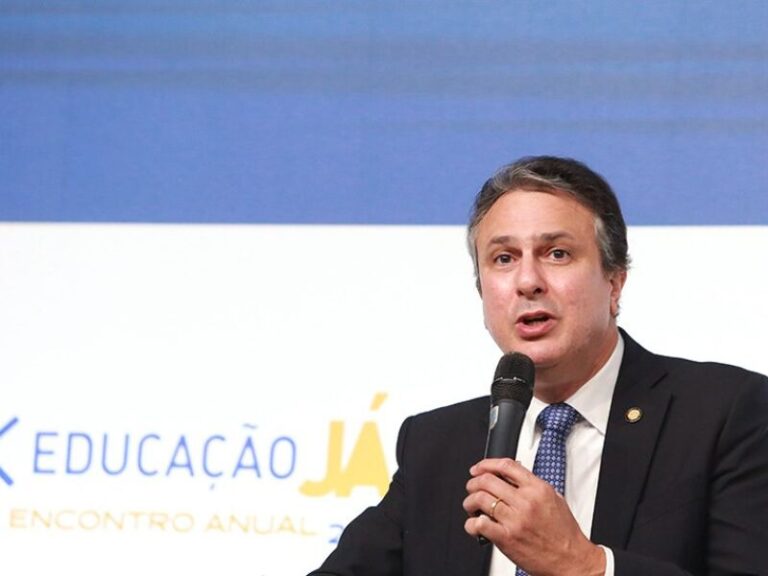 Ministro da Educação é ouvido na Câmara sobre greves e cortes de verbas