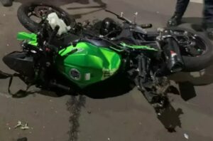 Motociclista morre após colidir em trailer de lanches em São Gabriel