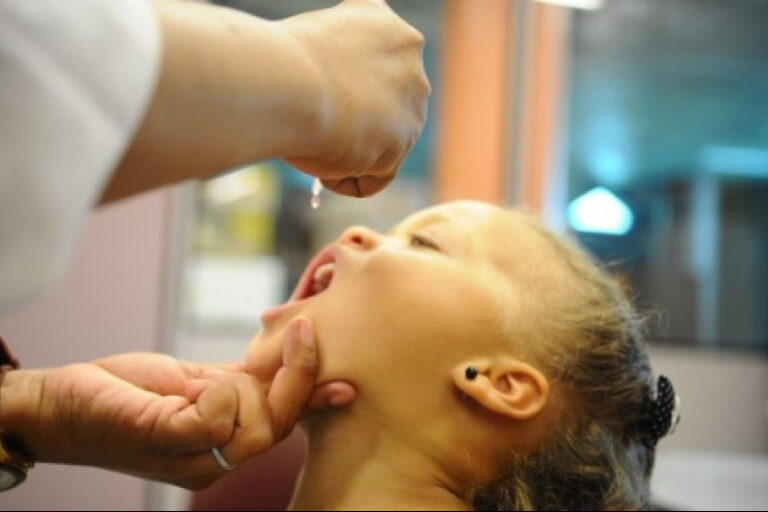 Neste sábado (08) ocorre a campanha de vacinação contra poliomielite e atualização dos demais imunizantes