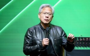 Jensen Huang, diretor-executivo da Nvidia, que ultrapassou Microsoft e Apple como a empresa mais valiosa do mundo