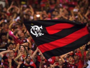 Prefeito do Rio anuncia desapropriação de terreno para construção do estádio do Flamengo