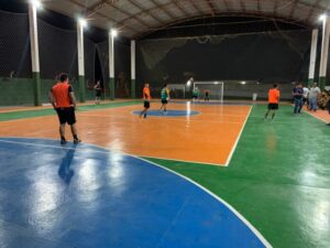 Quadra poliesportiva da Donária recebe reforma completa