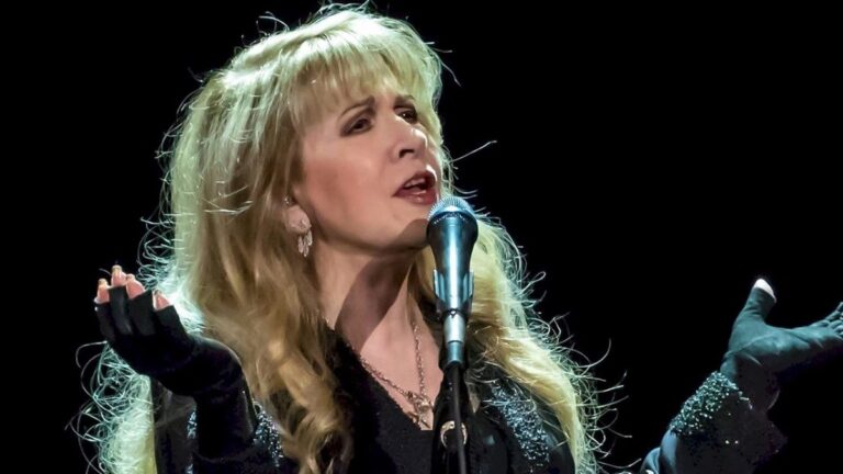 Stevie Nicks, do Fleetwood Mac, cancela show de última hora