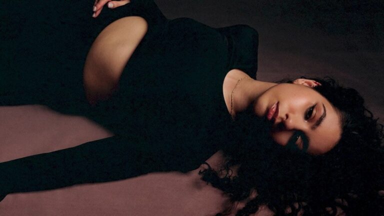 Alessia Cara está de volta com o inédito single ‘Dead Man’