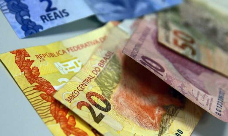 Candidatos e partidos devem declarar recursos de campanha em até 72 horas, diz TSE
