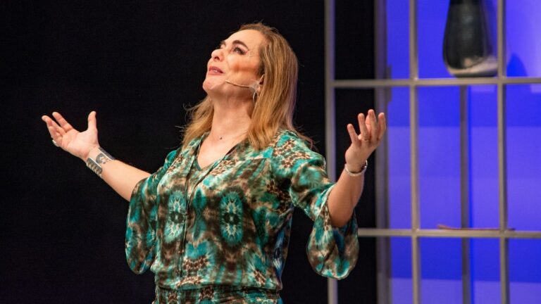 Cissa Guimarães retorna aos palcos com 'Doidas e Santas': 'Não é só sobre o feminino'