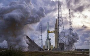 Teste do foguete Ariane 6 no Centro Espacial da Guiana, em Kourou (Guiana Francesa), em foto de 23 de novembro de 2023