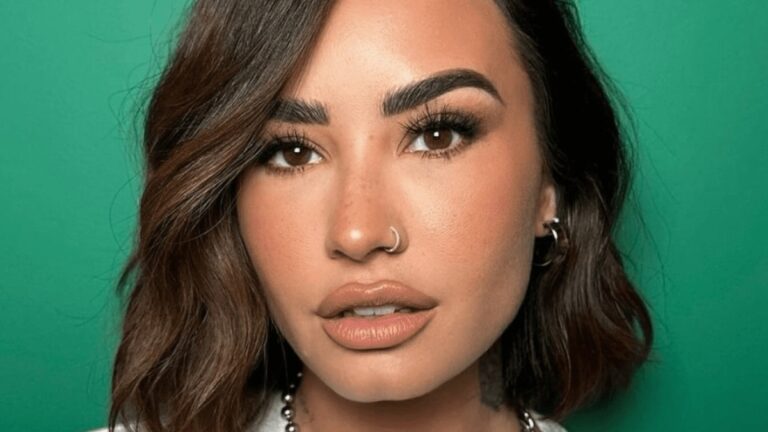 Demi Lovato lança música para campanha e fãs apontam volta ao pop