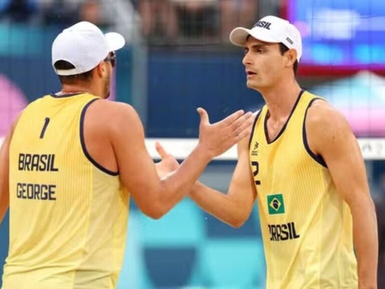 Dupla brasileira estreia com vitória no vôlei de praia