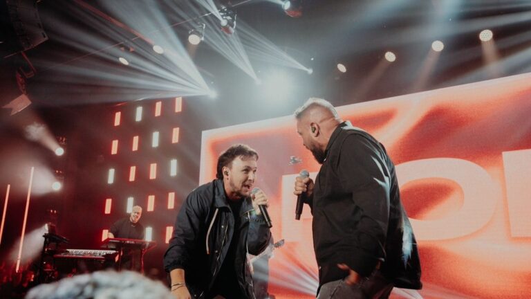 Fenômenos da musica gospel: Theo Rúbia e Fernandinho se unem em rock cristão