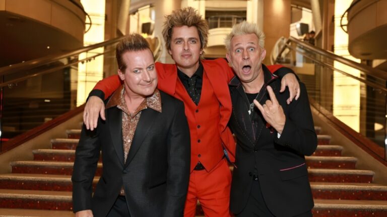 Green Day lança clipe estrelado por Mark Hamill, astro de Star Wars