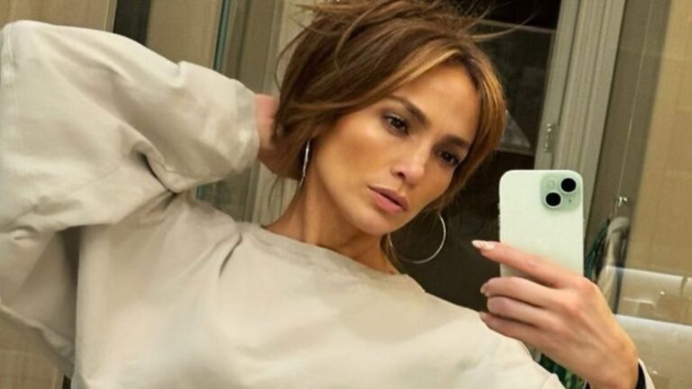 Jennifer Lopez realiza festa temática da série ‘Bridgerton’