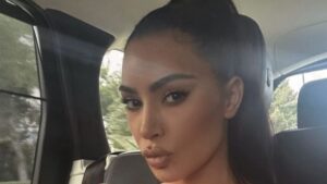 Kim Kardashian revela ter feito tratamento facial com esperma de salmão