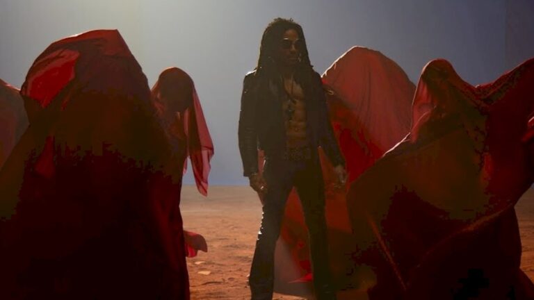Lenny Kravitz lança o inédito clipe de ‘Paralyzed’