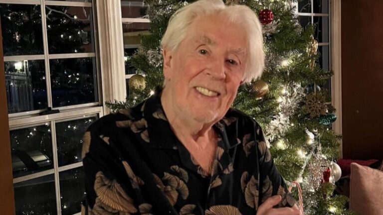 Morre John Mayall, ícone do blues britânico, aos 90 anos