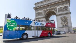 Ônibus hop-on/hop-off é opção para conhecer Paris na Olimpíada