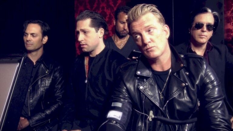 Queens Of The Stone Age segue cancelando shows