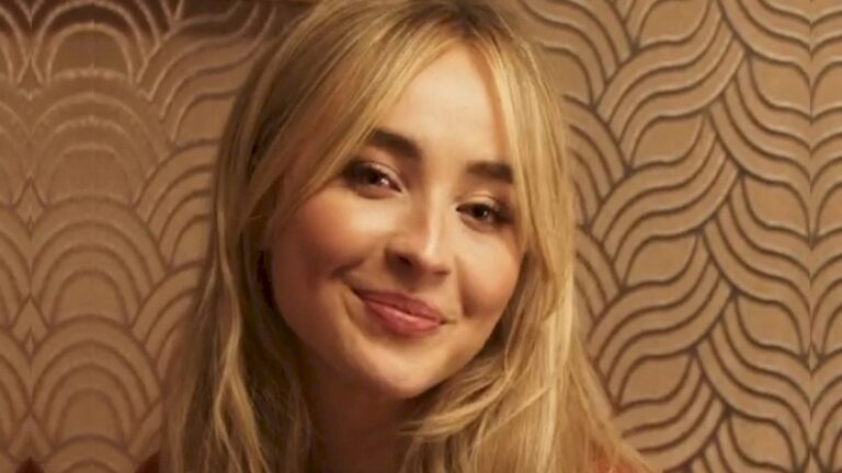 Sabrina Carpenter: com novo single, ela deve assumir o topo do Reino Unido em 2024