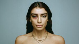 Sevdaliza agradece público após parceria com Pabllo Vittar