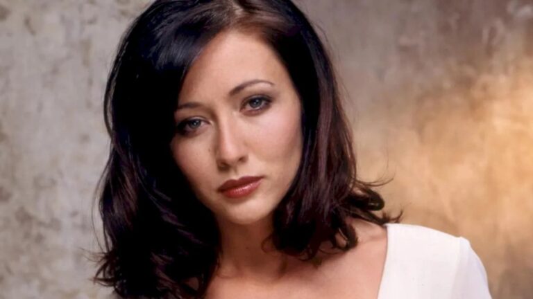 Shannen Doherty, de ‘Barrados no Baile’ e ‘Charmed’, morre aos 53 anos