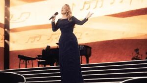 Adele se apresenta na chuva em Munique
