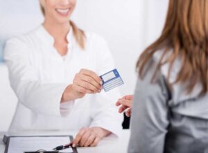 Assembleia vota PL para planos de saúde informarem descredenciamento aos conveniados