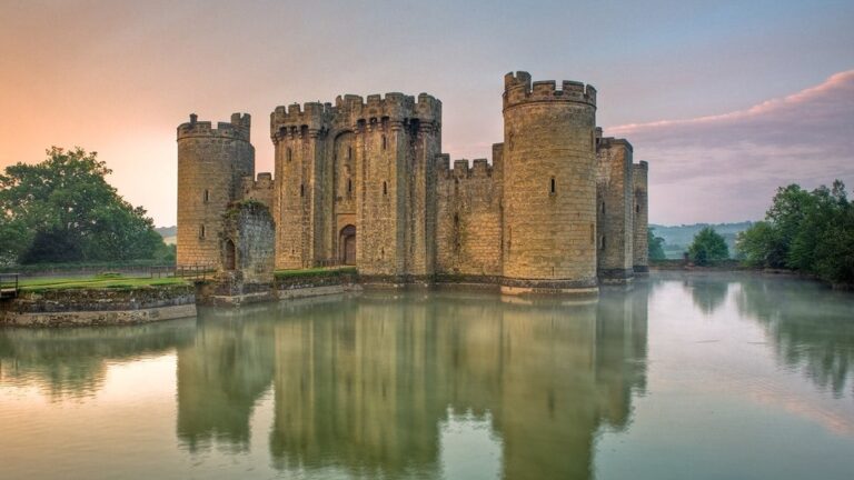 Bodiam, o castelo cercado por um fosso no sul da Inglaterra