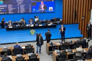 Deputados votam PL para empresas informarem previamente a interrupção de serviços