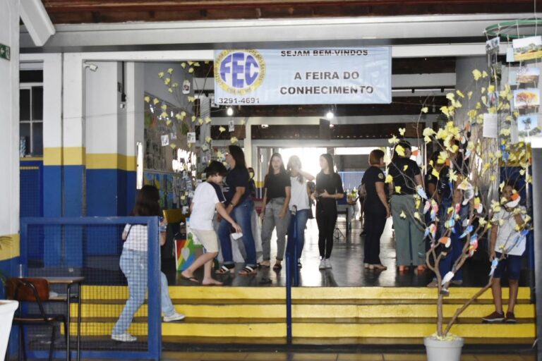 Feira do Conhecimento no Colégio Julieta Mota dos Santos reúne a comunidade em Coxim