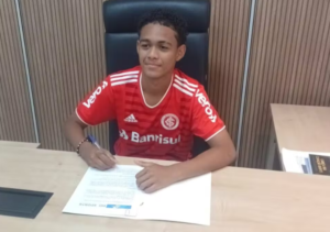 Garoto do MS assina contrato com Internacional no sub-14