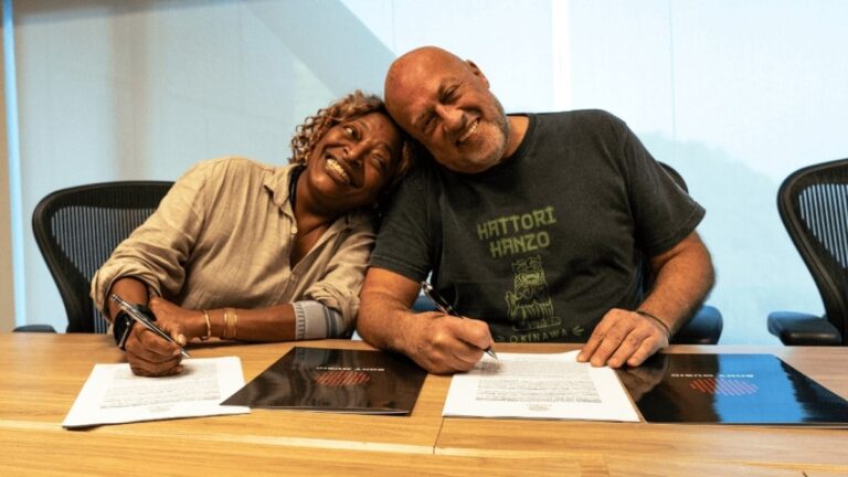 Mart’nália assina com a Sony Music Brasil