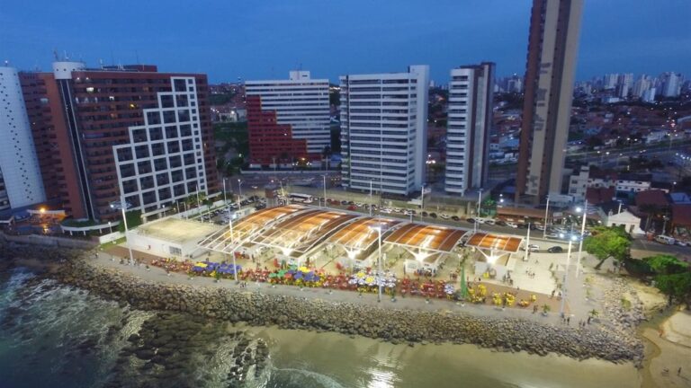 Mercado dos Peixes de Fortaleza: frutos do mar e vista para o pôr do sol