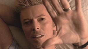 Quadro inédito de David Bowie é revelado por viúva do cantor