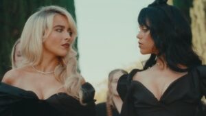 Sabrina Carpenter libera vídeo dos bastidores de clipe com Jenna Ortega