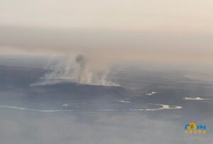 Sem previsão de chuva, imagens revelam persistência de focos de incêndio na região de Coxim