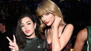 Taylor Swift elogia BRAT, de Charli XCX, após rumores de intrigas