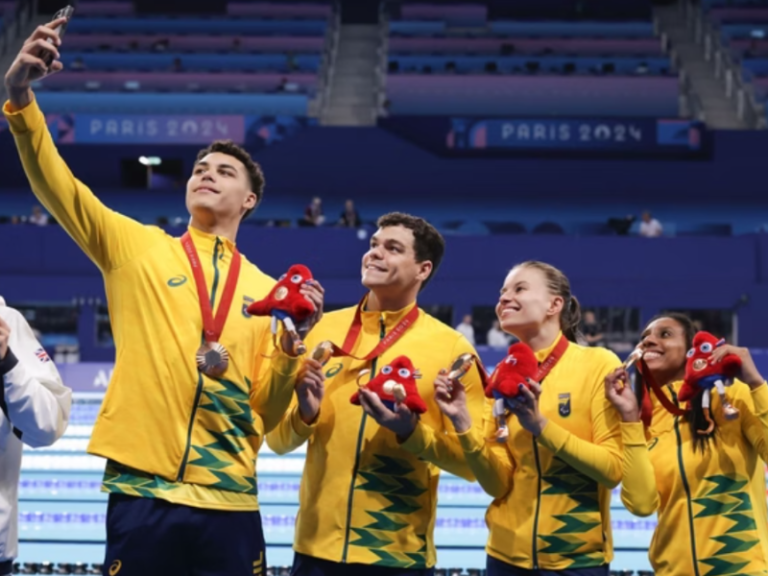 Brasil conquista bronze no 4x100m livre misto S14 nas Paralimpíadas 2024